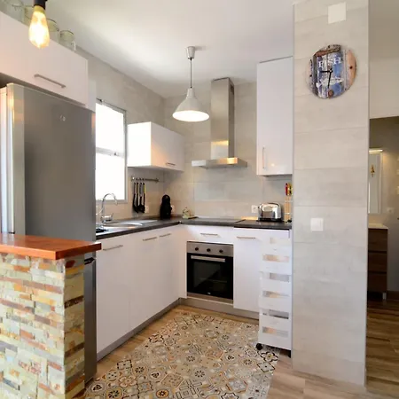 Omega 5 1-d Apartment *