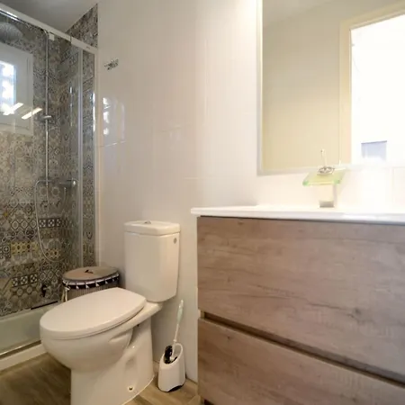 Omega 5 1-d Apartment